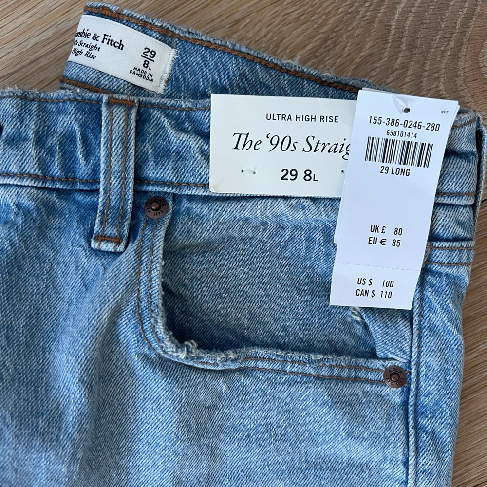 NWT Abercrombie Ultra High Rise 90s Straight - Picture 2 of 2